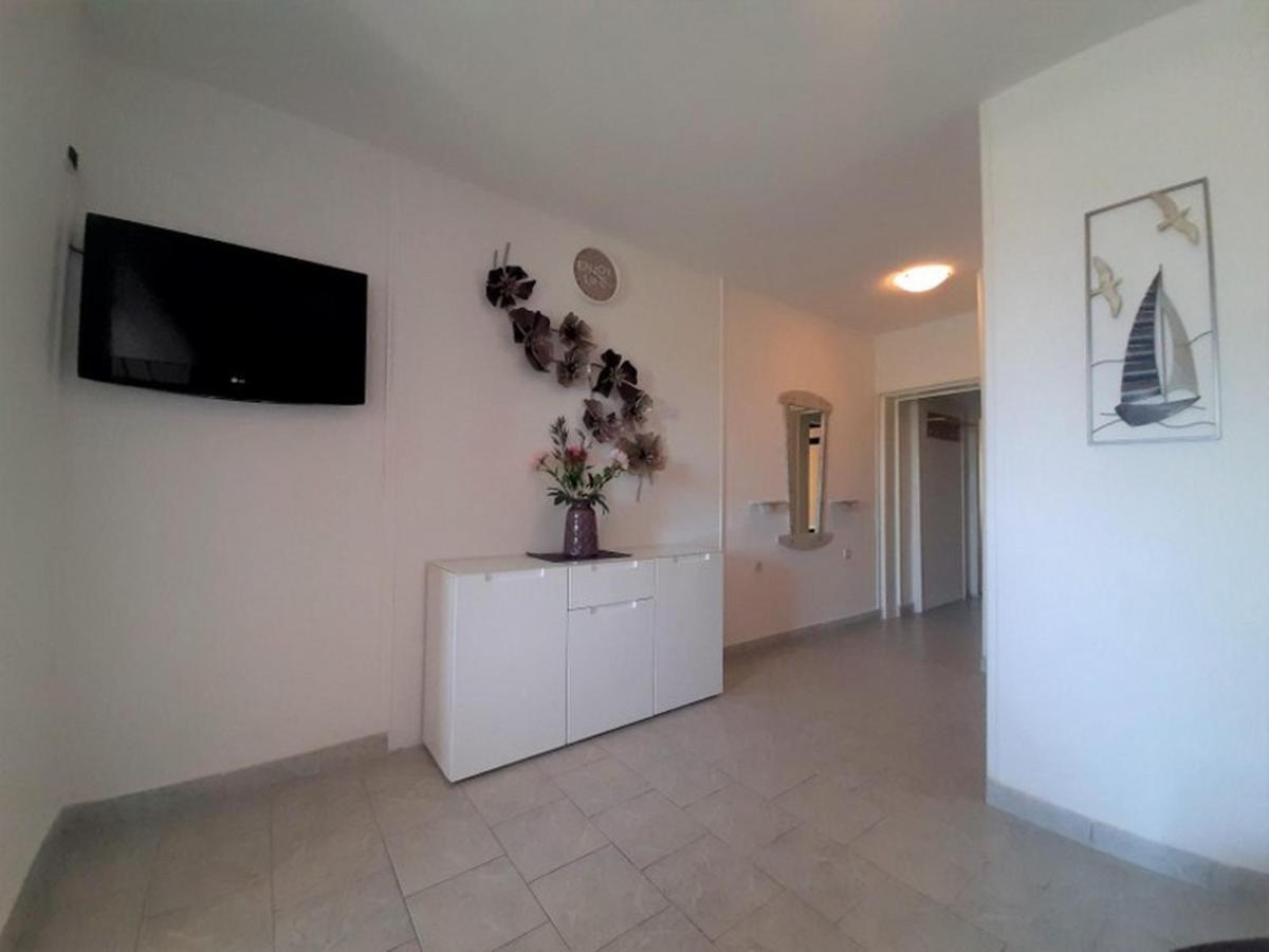 Apartments Nada Krk Island Exterior photo